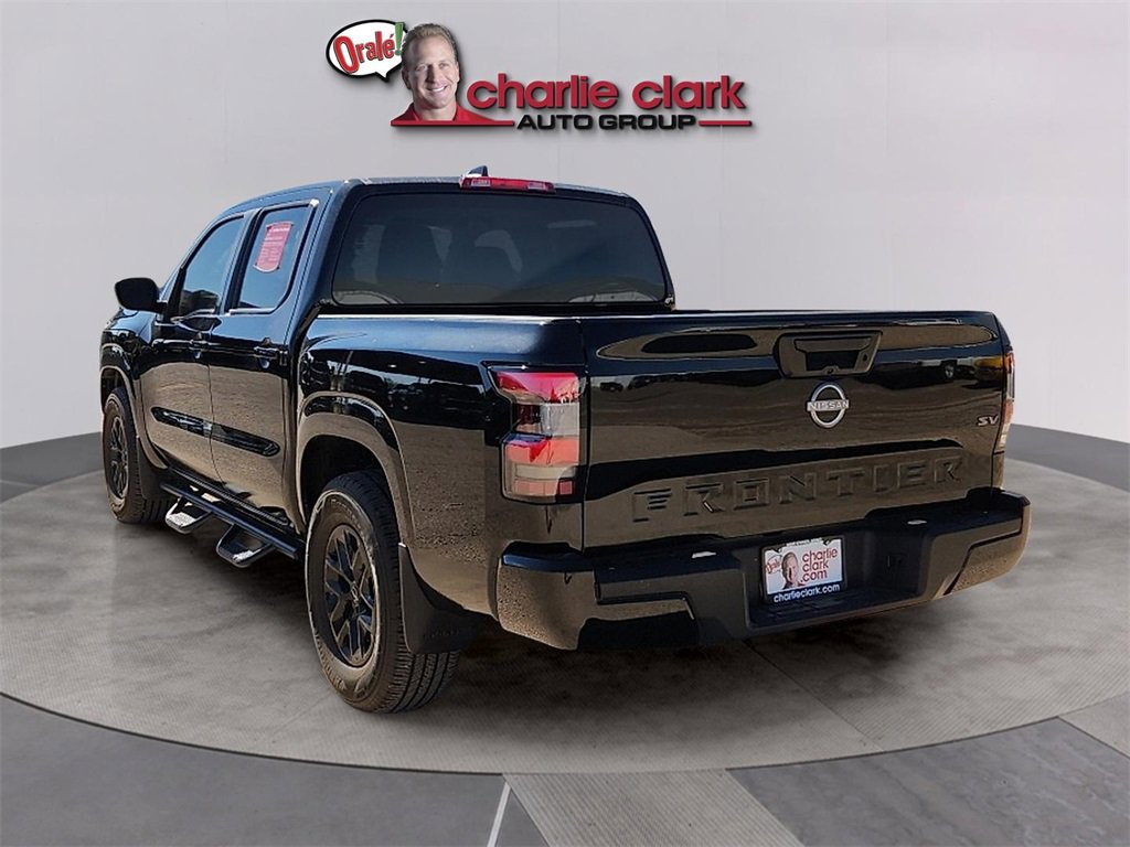 2024 Nissan Frontier SV photo 2