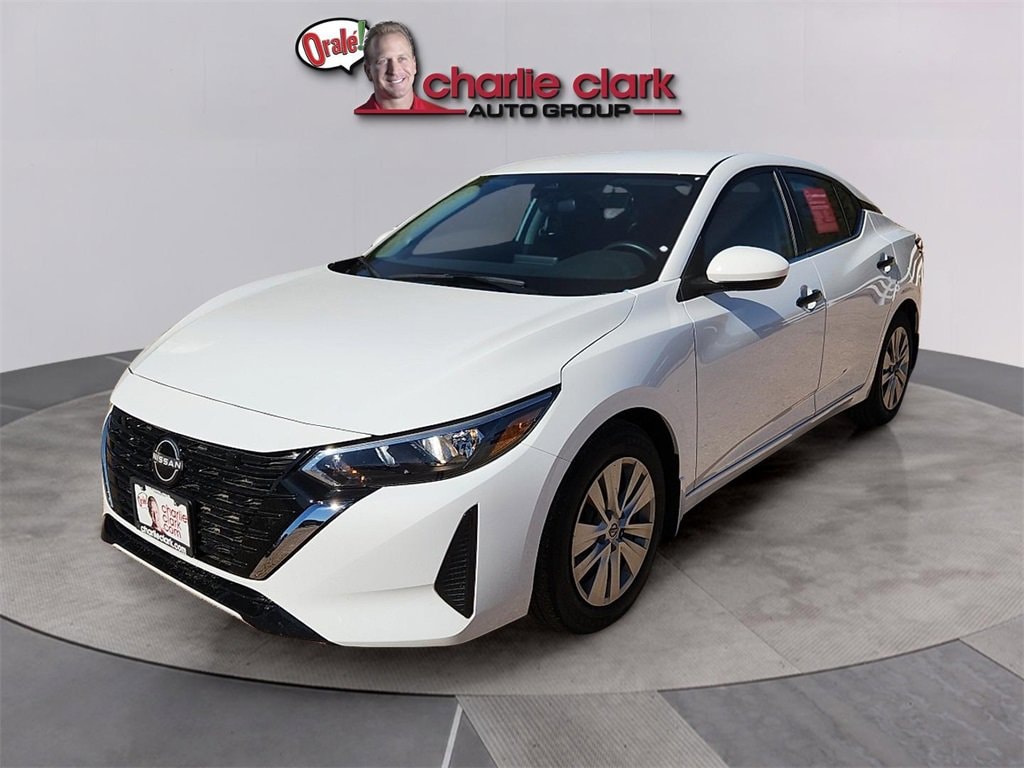 2025 Nissan Sentra S's photo