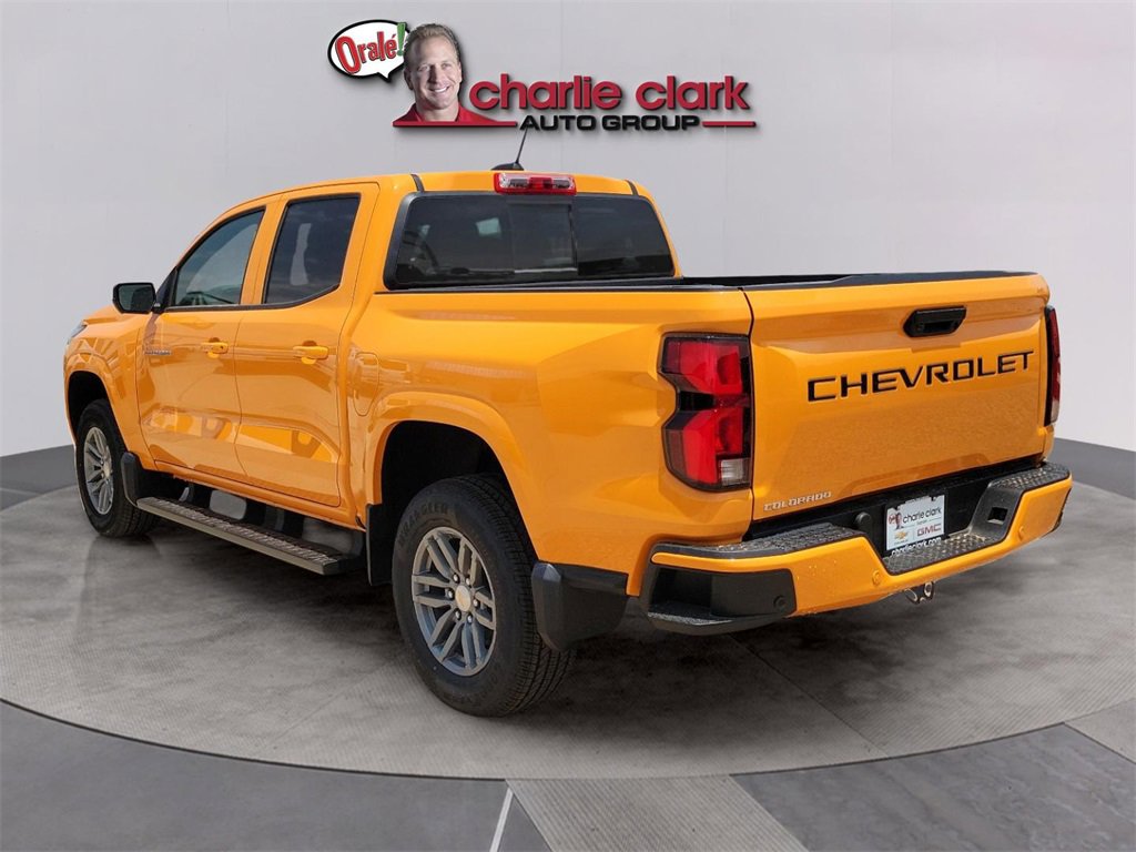 2025 Chevrolet Colorado Work Truck LT photo 3