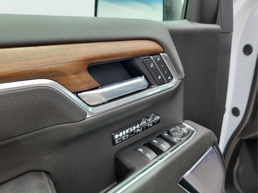 2026 Chevrolet Silverado 1500 High Country - Photo 12