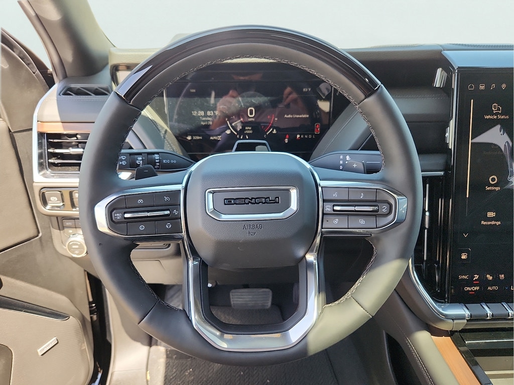 2026 GMC Yukon Denali - Photo 18