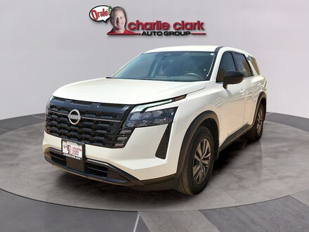 2026 Nissan Pathfinder S