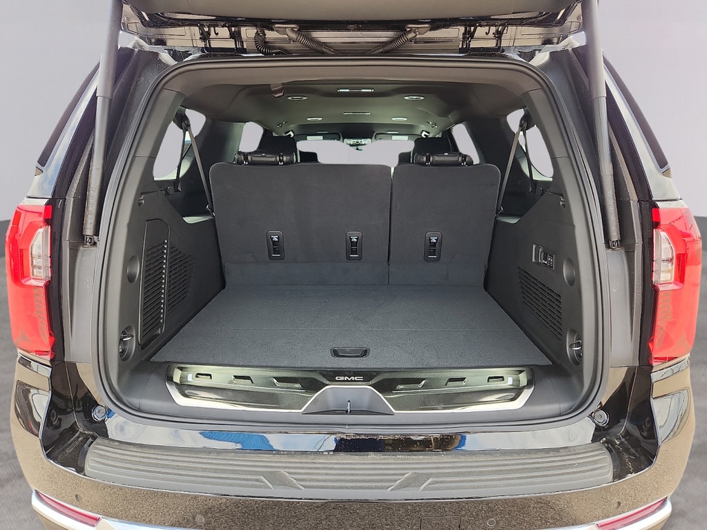 2026 GMC Yukon XL Denali - Photo 12
