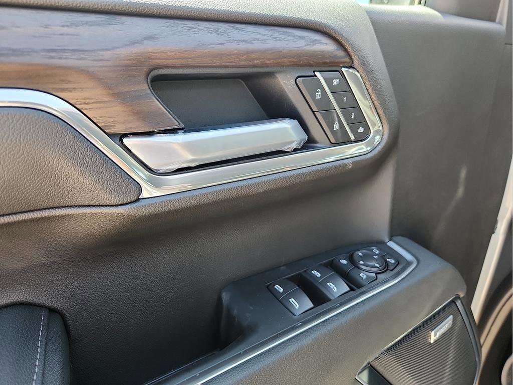 2026 GMC Sierra 1500 SLT - Photo 15