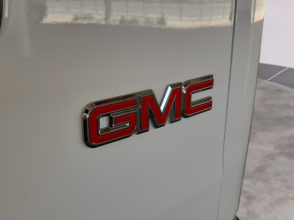 2026 GMC Savana Cargo Work Van - Photo 10