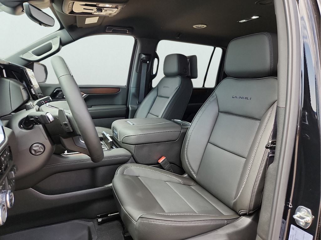 2026 GMC Yukon XL Denali - Photo 17