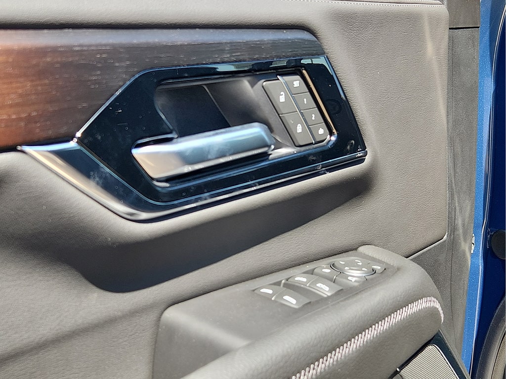 2026 GMC Yukon Denali - Photo 12