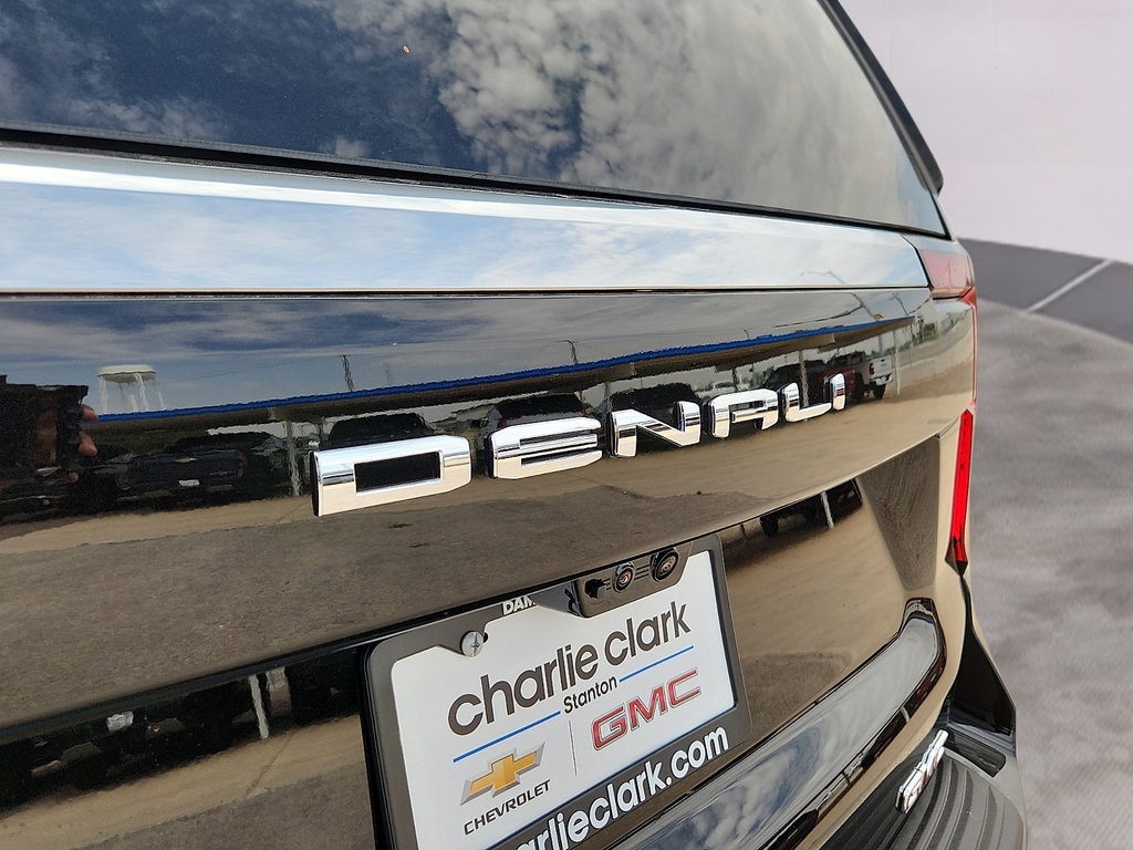 2026 GMC Yukon XL Denali - Photo 11