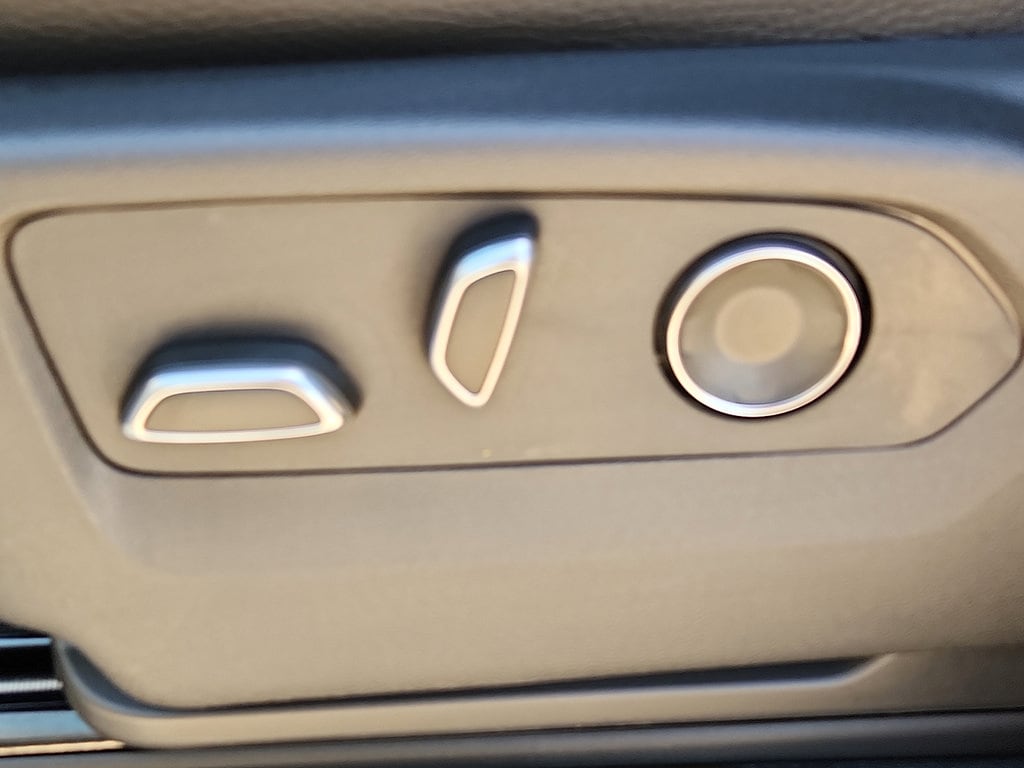 2026 GMC Yukon Denali - Photo 25