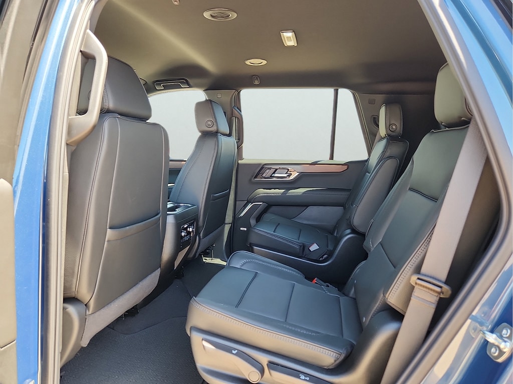2026 GMC Yukon Denali - Photo 14