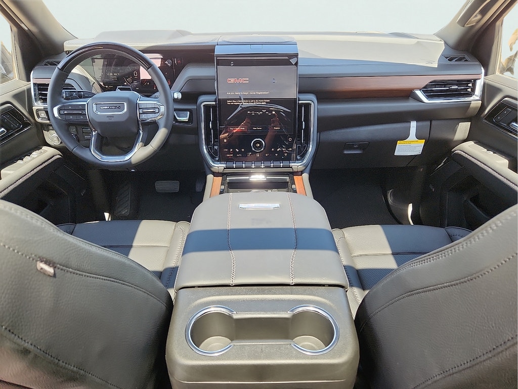 2026 GMC Yukon Denali - Photo 10