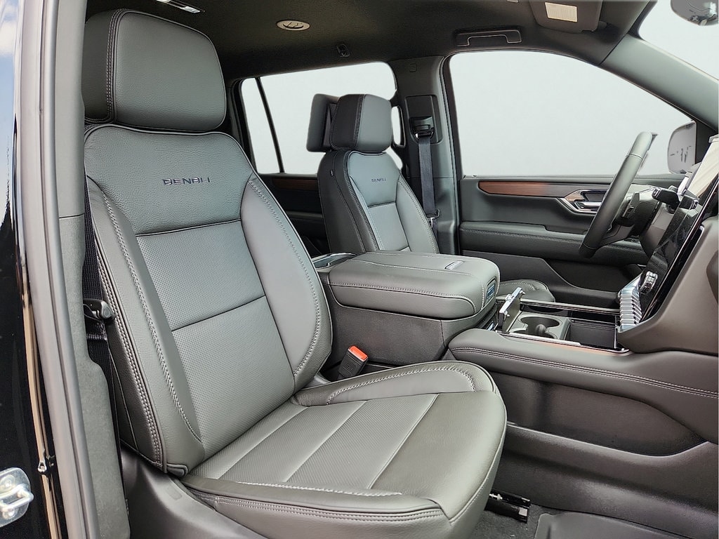 2026 GMC Yukon XL Denali - Photo 20