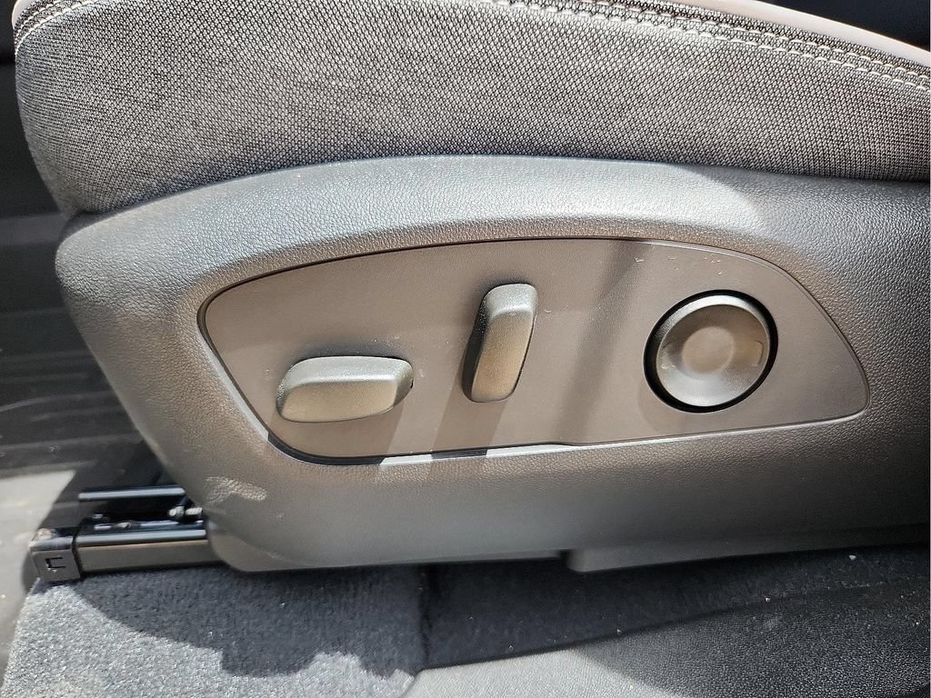 2026 GMC Sierra EV Elevation - Photo 11