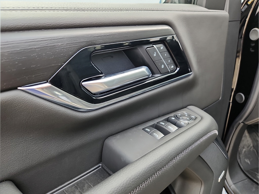 2026 GMC Yukon XL Denali - Photo 15