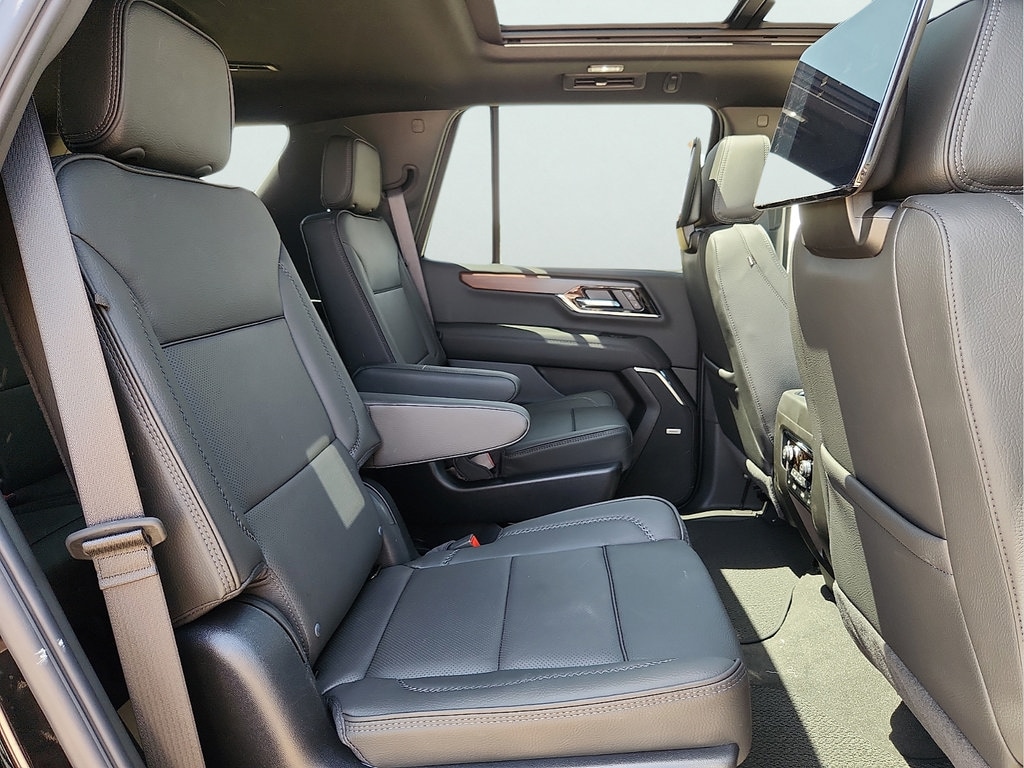 2026 GMC Yukon Denali - Photo 16