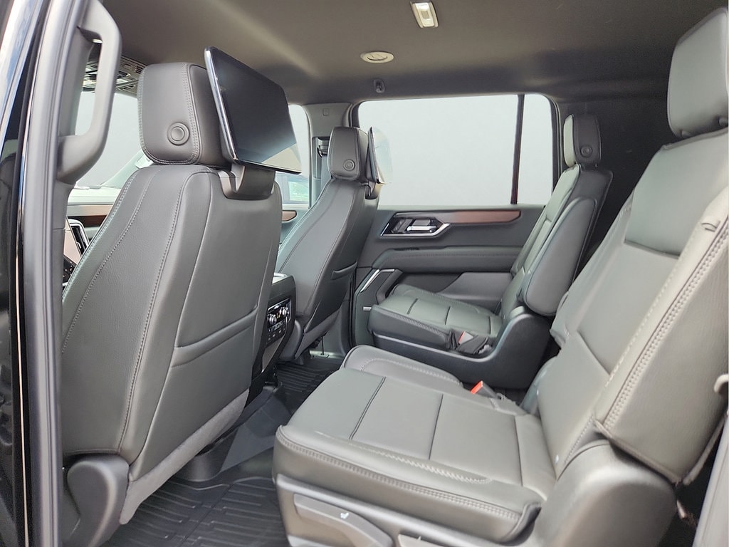 2026 GMC Yukon XL Denali - Photo 18