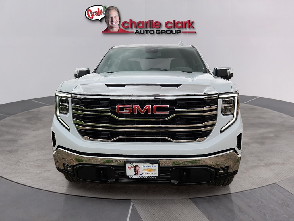 2026 GMC Sierra 1500 SLT - Photo 9