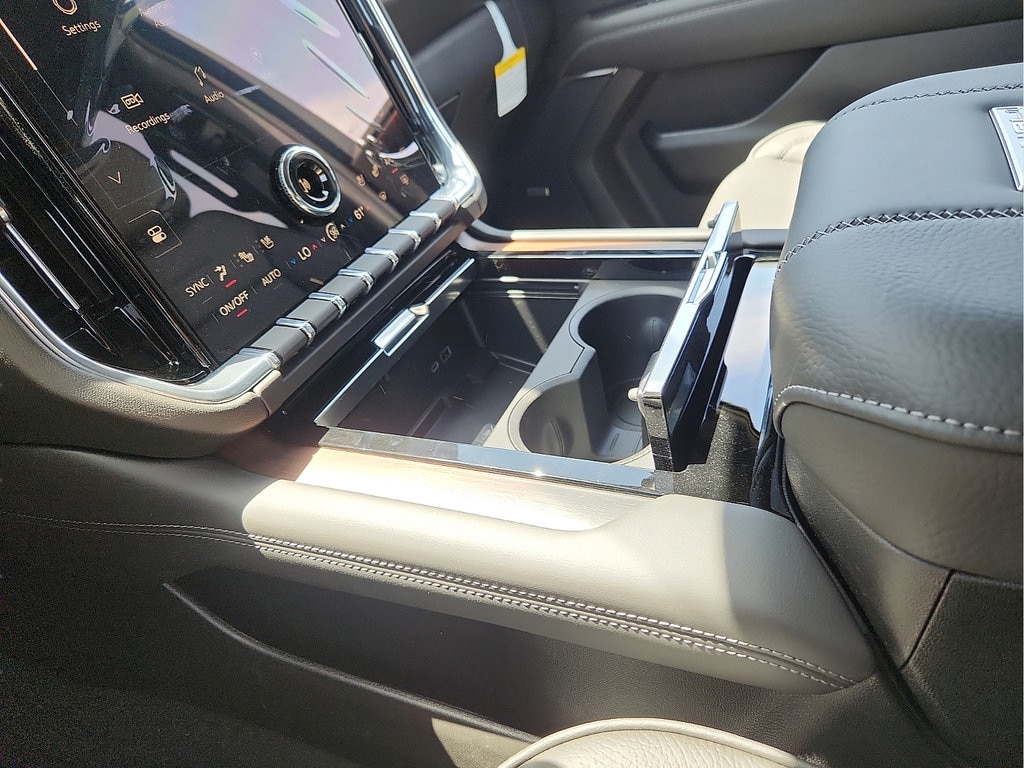 2026 GMC Yukon Denali - Photo 22