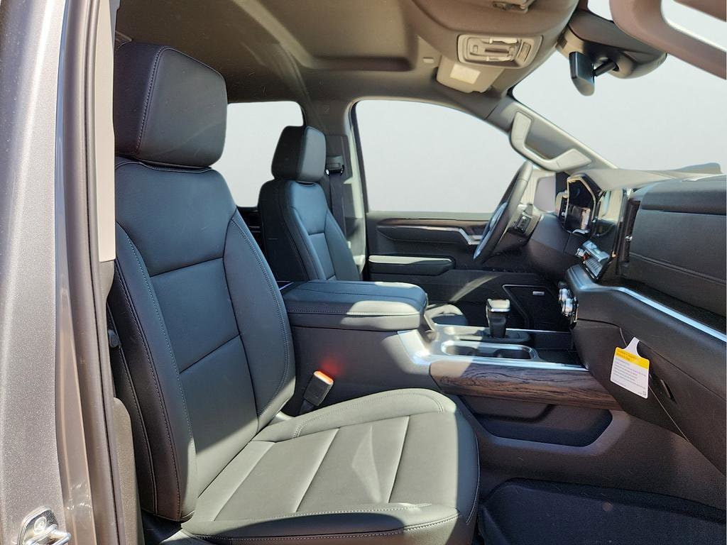 2026 GMC Sierra 1500 SLT - Photo 20