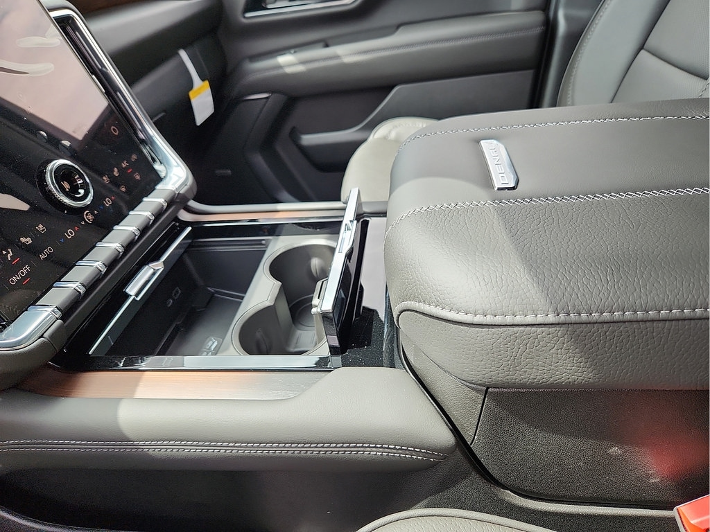 2026 GMC Yukon XL Denali - Photo 25