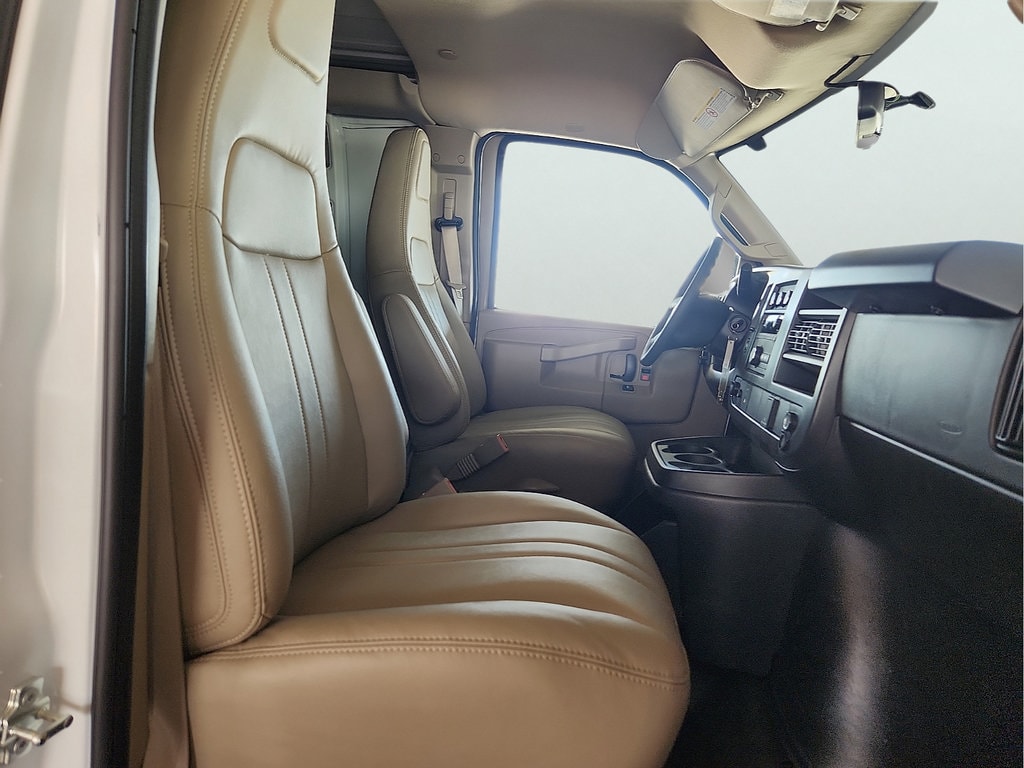 2026 GMC Savana Cargo Work Van - Photo 20