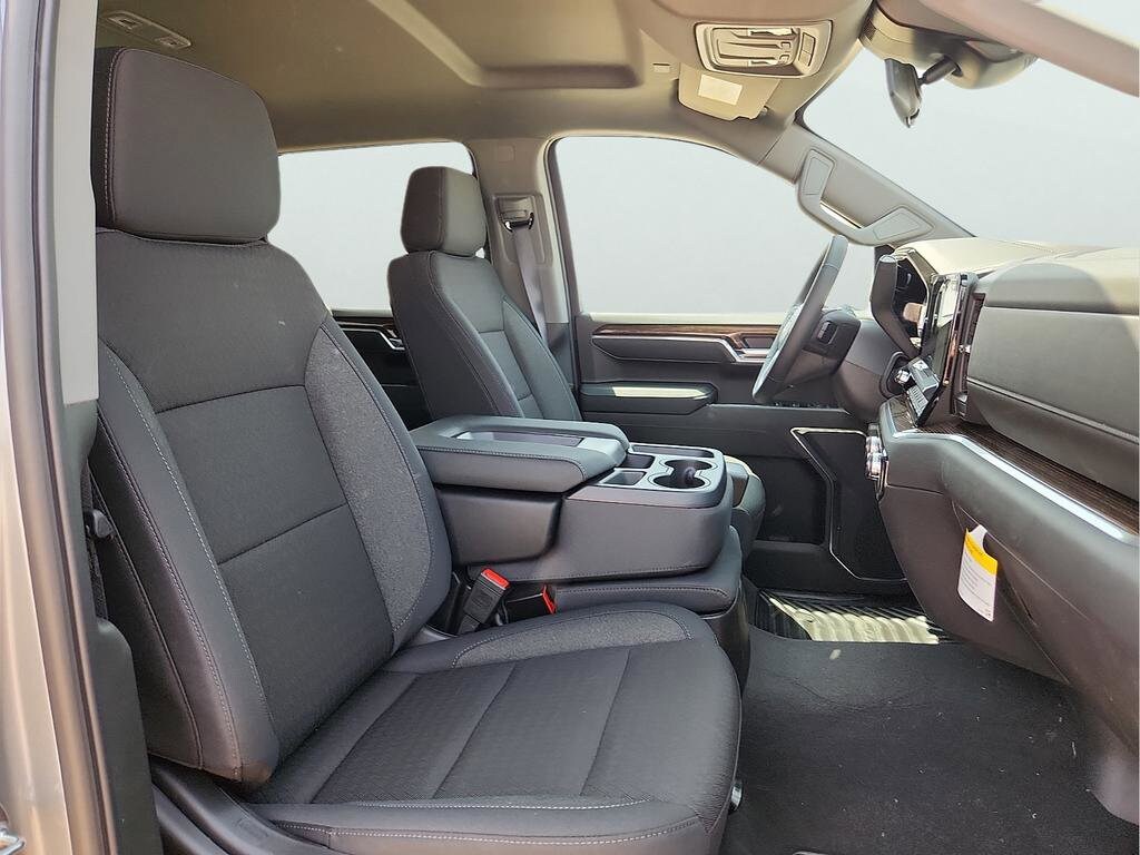 2026 GMC Sierra 1500 SLE - Photo 17