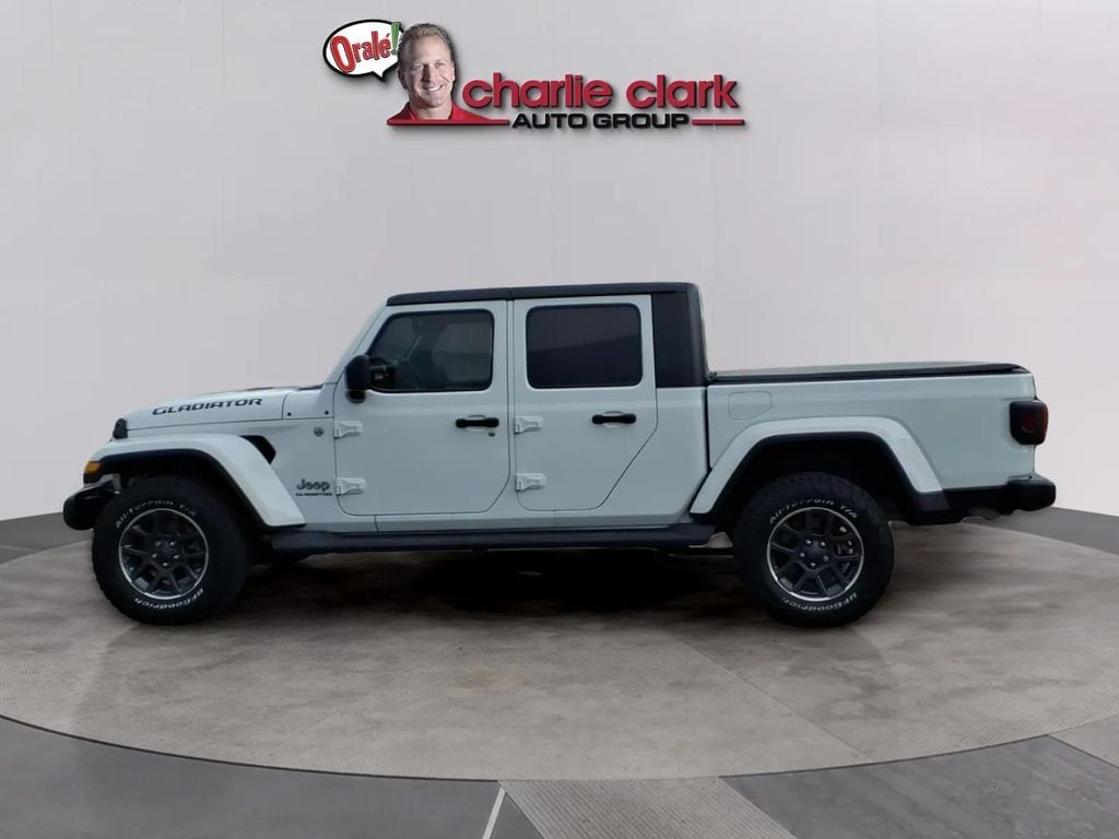 Used 2020 Jeep Gladiator Overland Truck