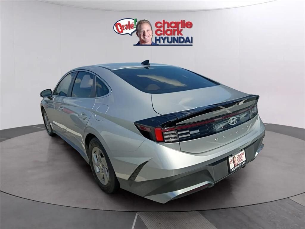 Used 2025 Hyundai Sonata SE Sedan