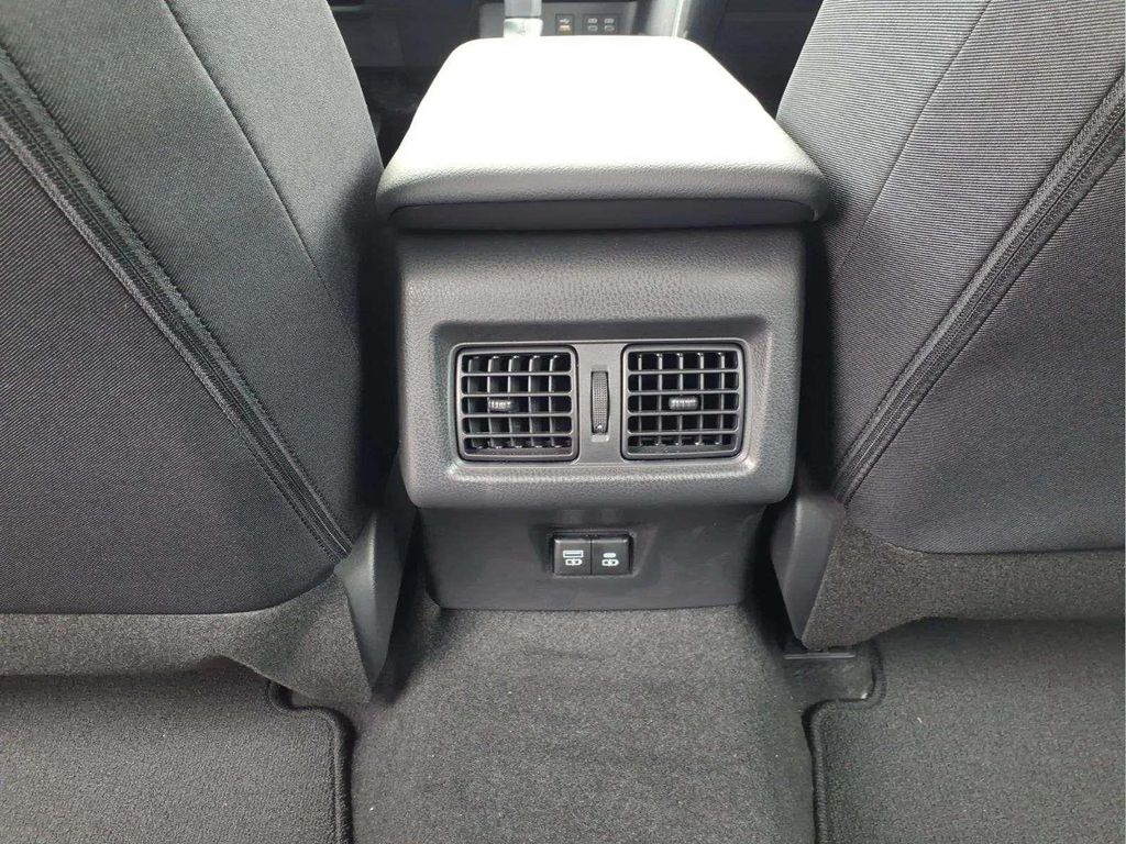 2026 Toyota Camry LE - Photo 14