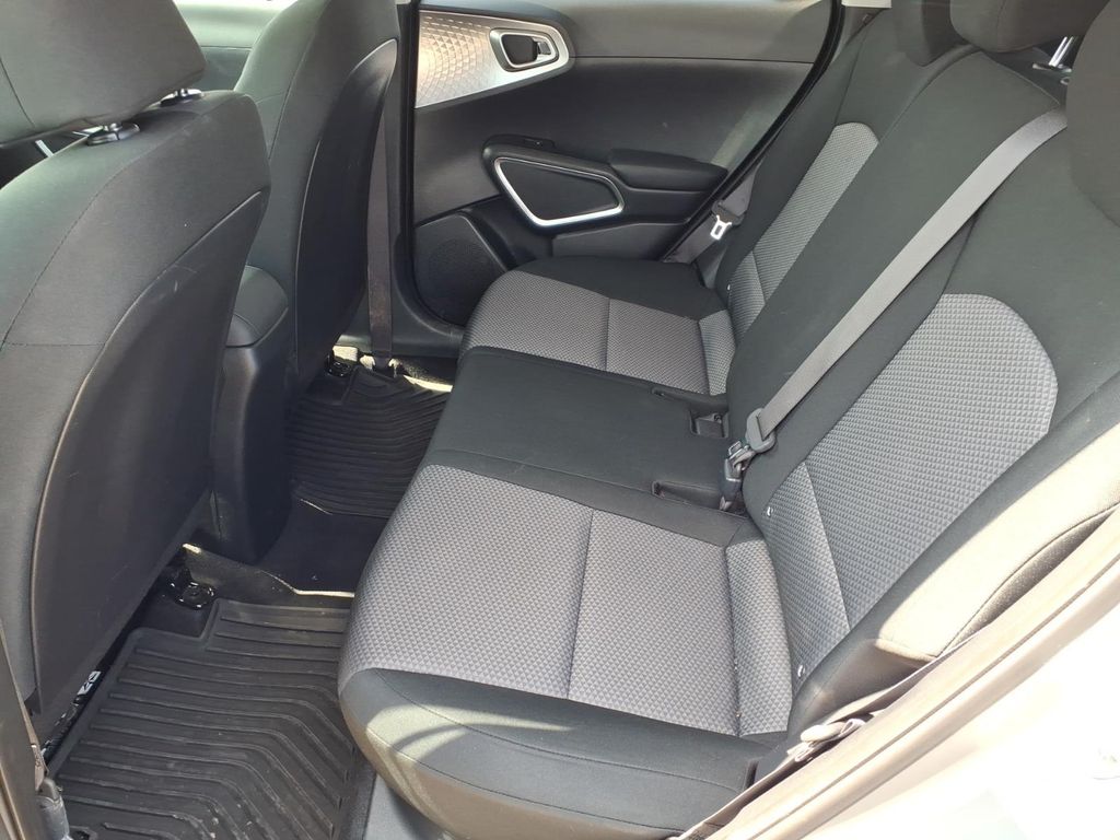 2023 Kia Soul LX - Photo 13