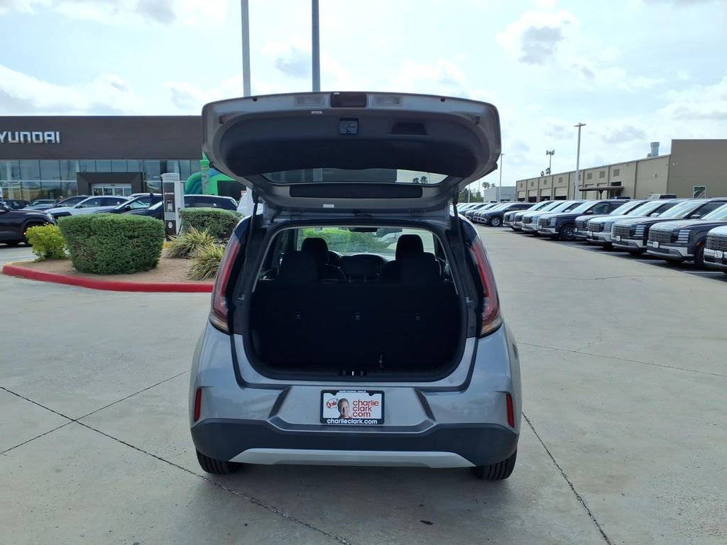 2023 Kia Soul LX - Photo 20
