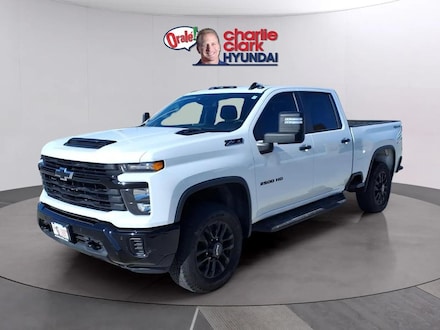 2025 Chevrolet Silverado 2500HD Custom Truck