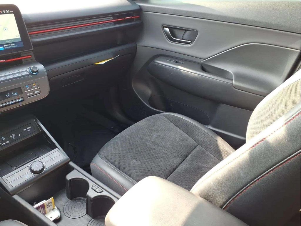 2024 Hyundai Kona N Line - Photo 11