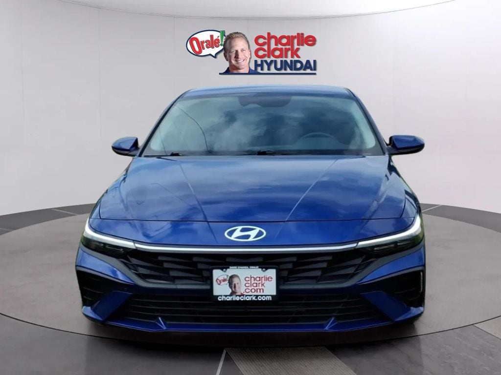 2025 Hyundai Elantra SE - Photo 8