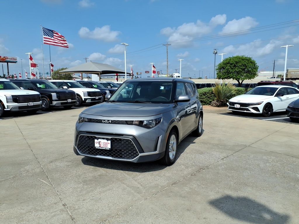 2023 Kia Soul LX - Photo 1