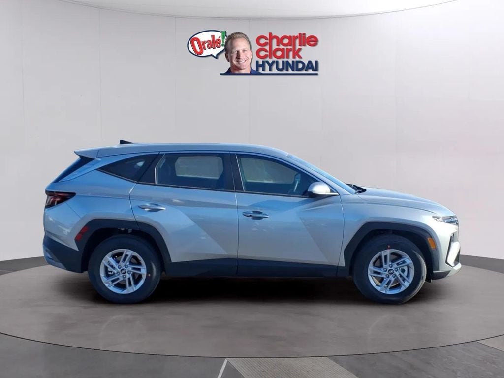 2026 Hyundai Tucson SE - Photo 6