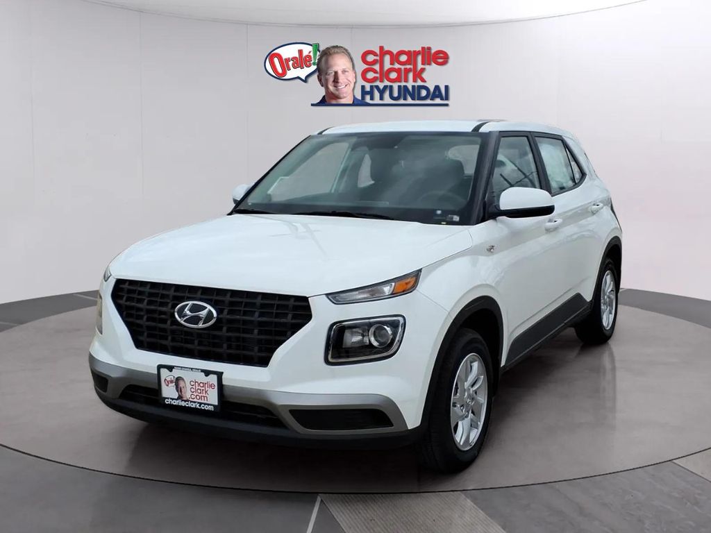 2026 Hyundai Venue SE