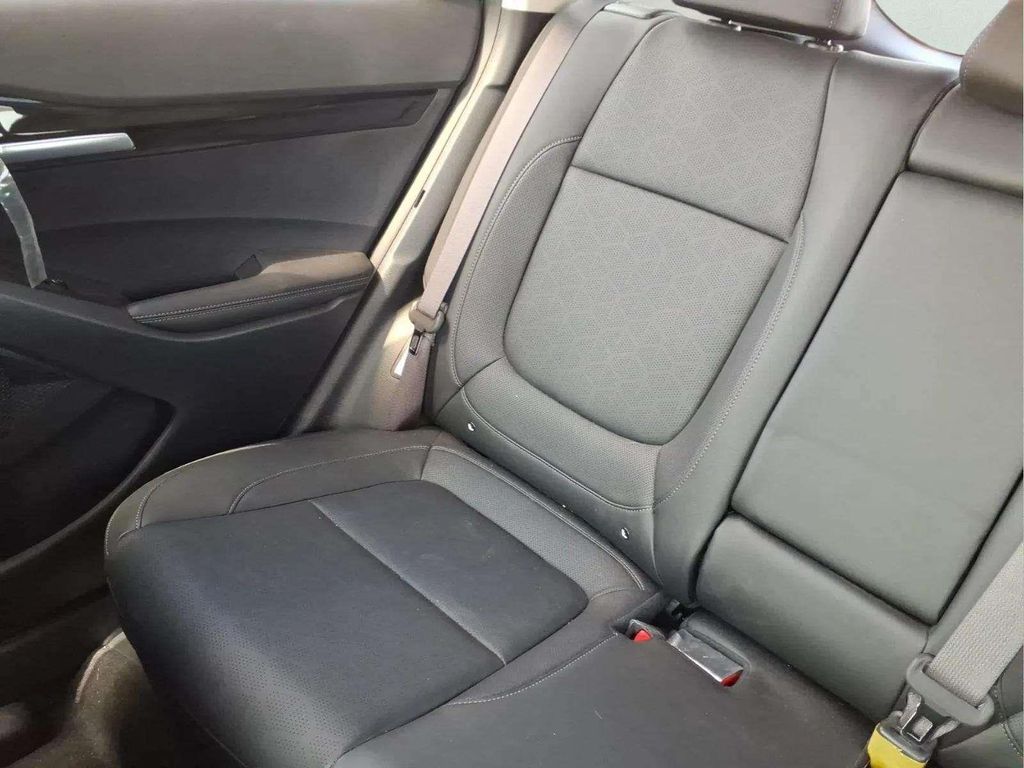 2025 Kia Seltos EX - Photo 16