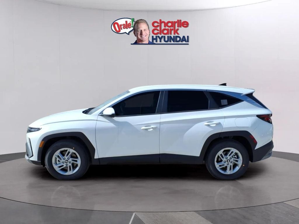 New 2026 Hyundai Tucson SE FWD SUV