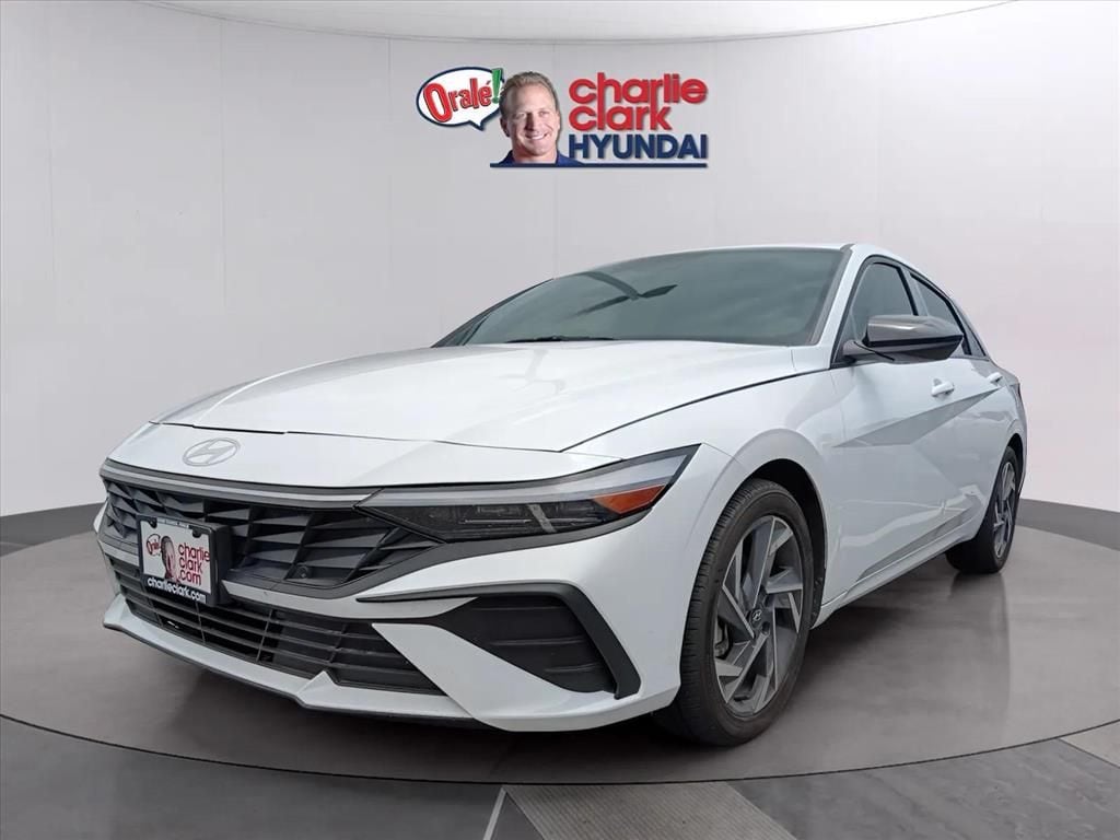 2025 Hyundai Elantra 2.0 SEL Sport IVT's photo