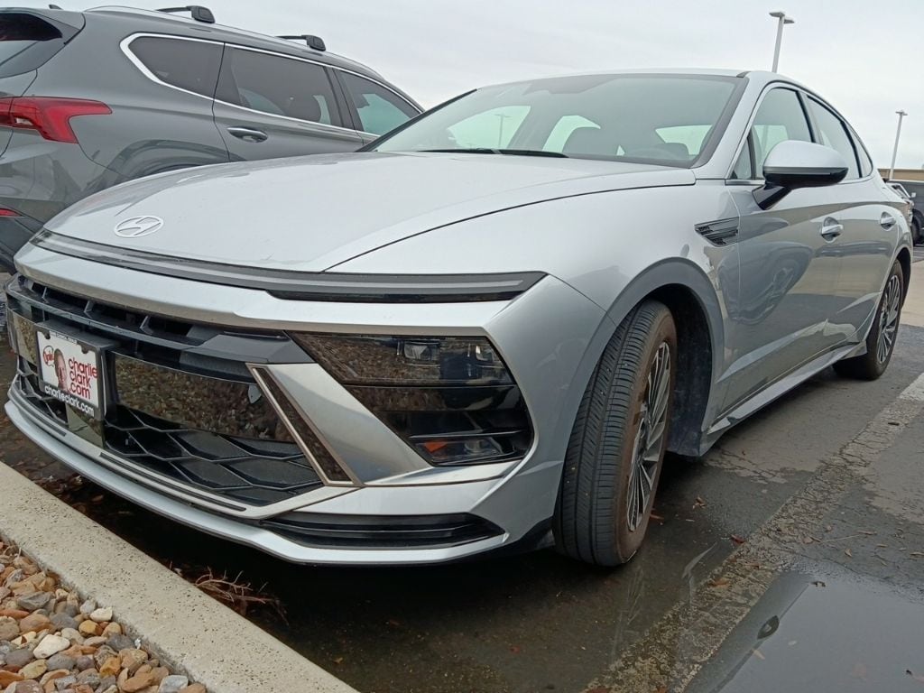 Used 2025 Hyundai Sonata Hybrid SEL Sedan