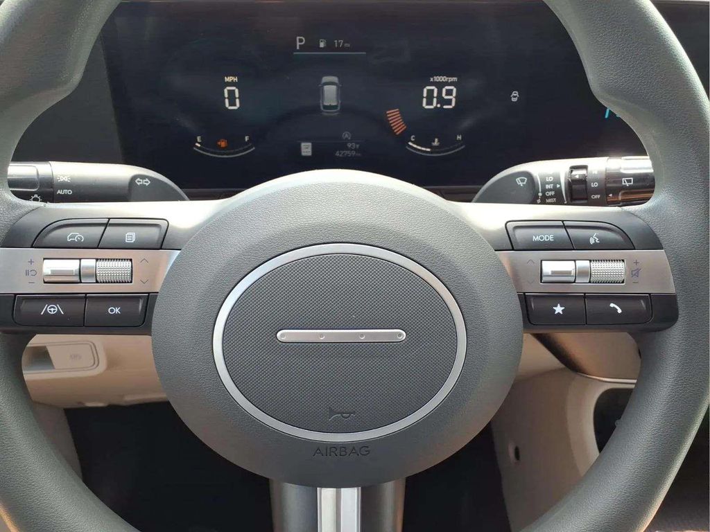 2024 Hyundai Kona SE - Photo 14