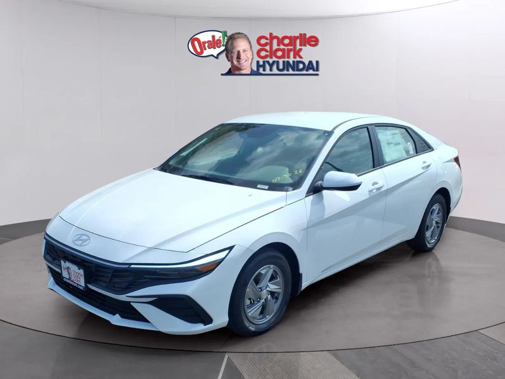 New 2026 Hyundai Elantra SE