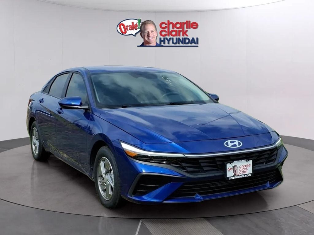 2025 Hyundai Elantra SE - Photo 7