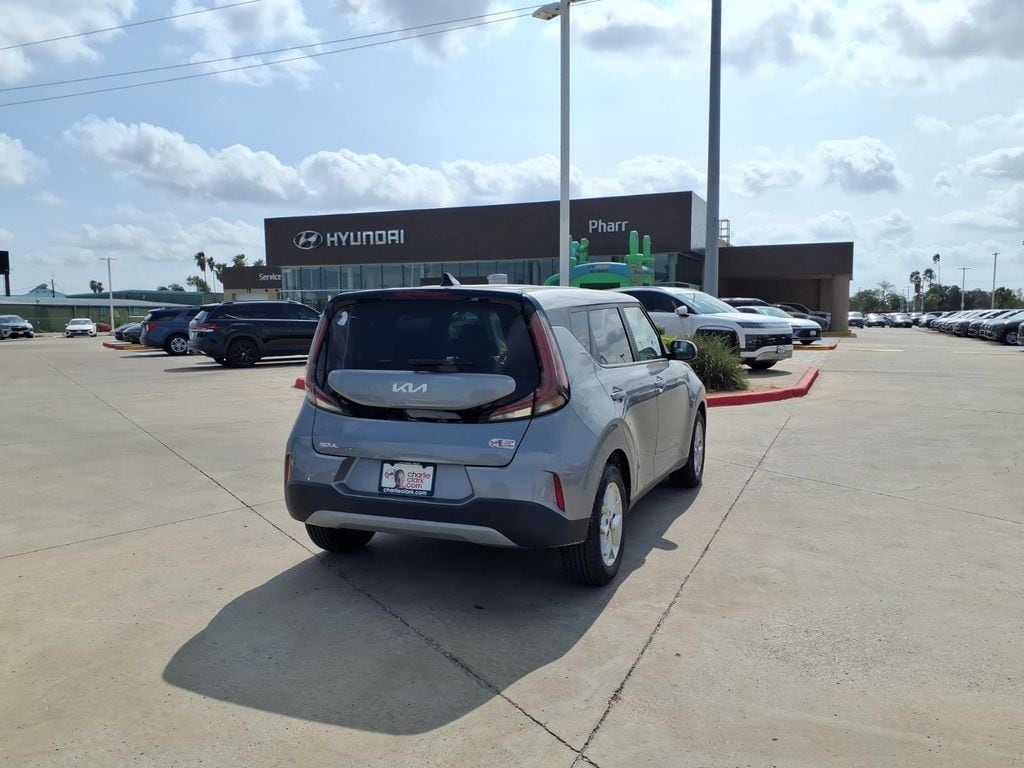 2023 Kia Soul LX - Photo 5