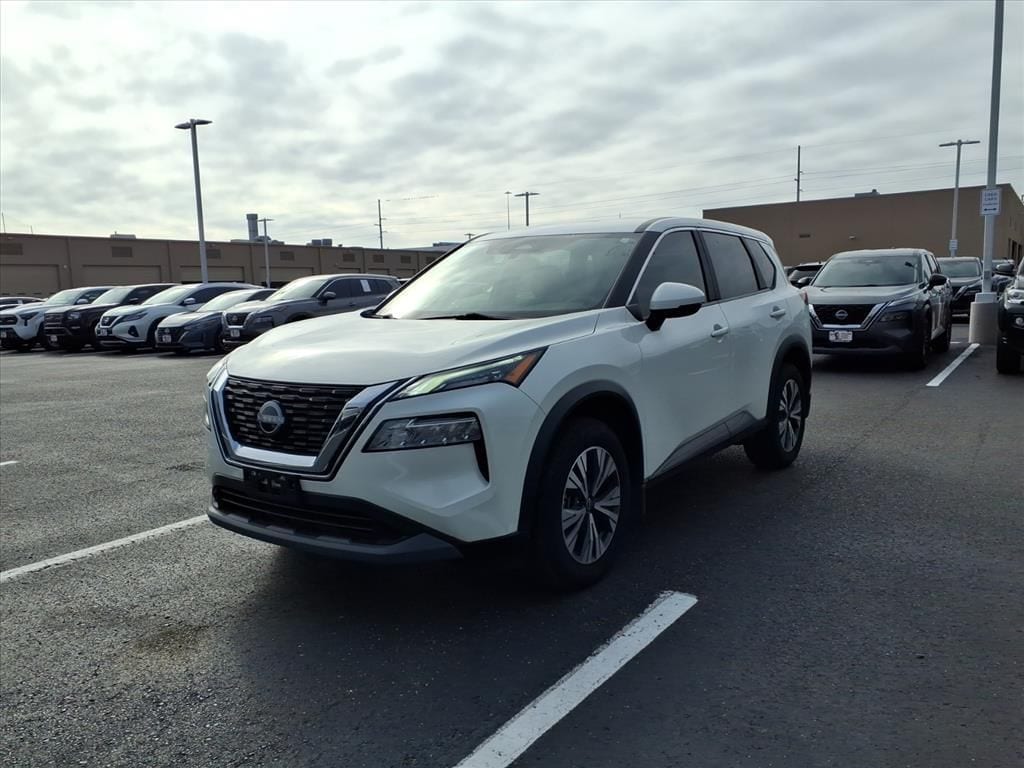 2023 Nissan Rogue SV's photo