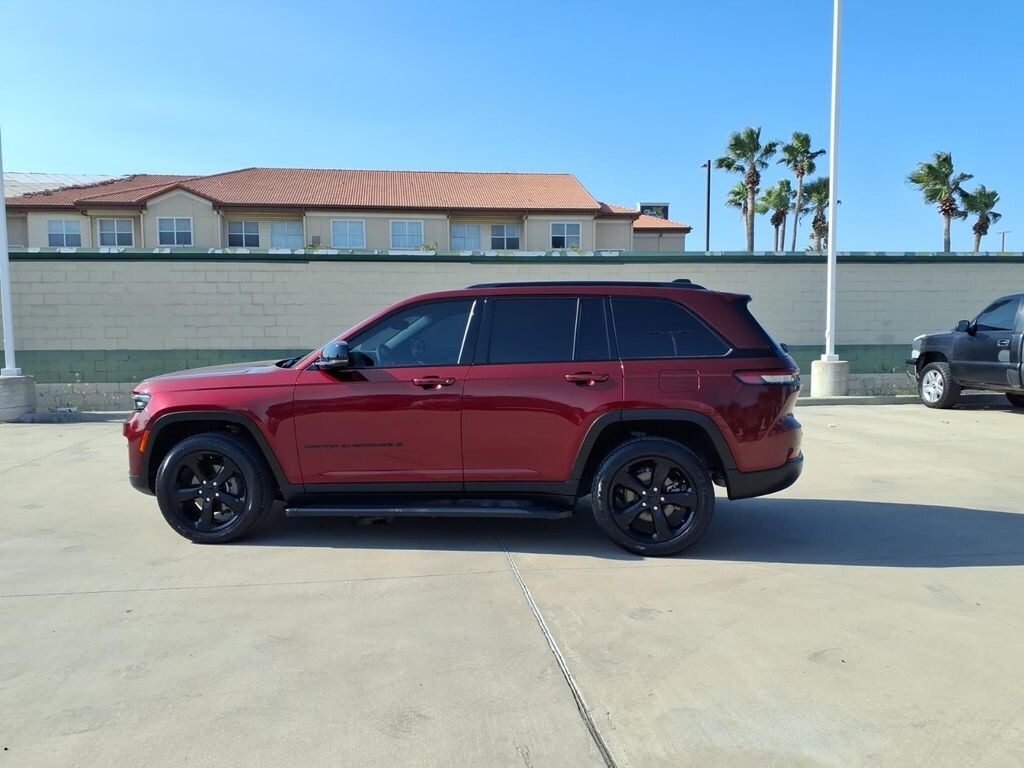 Used 2023 Jeep Grand Cherokee Altitude SUV