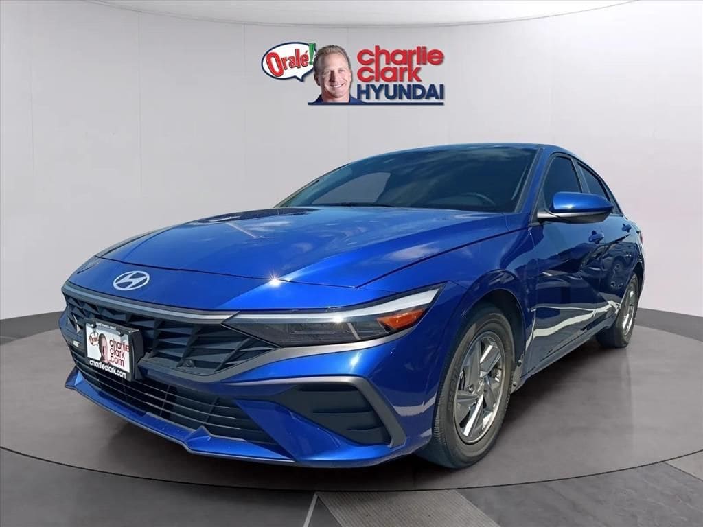 2025 Hyundai Elantra 2.0 SE IVT's photo