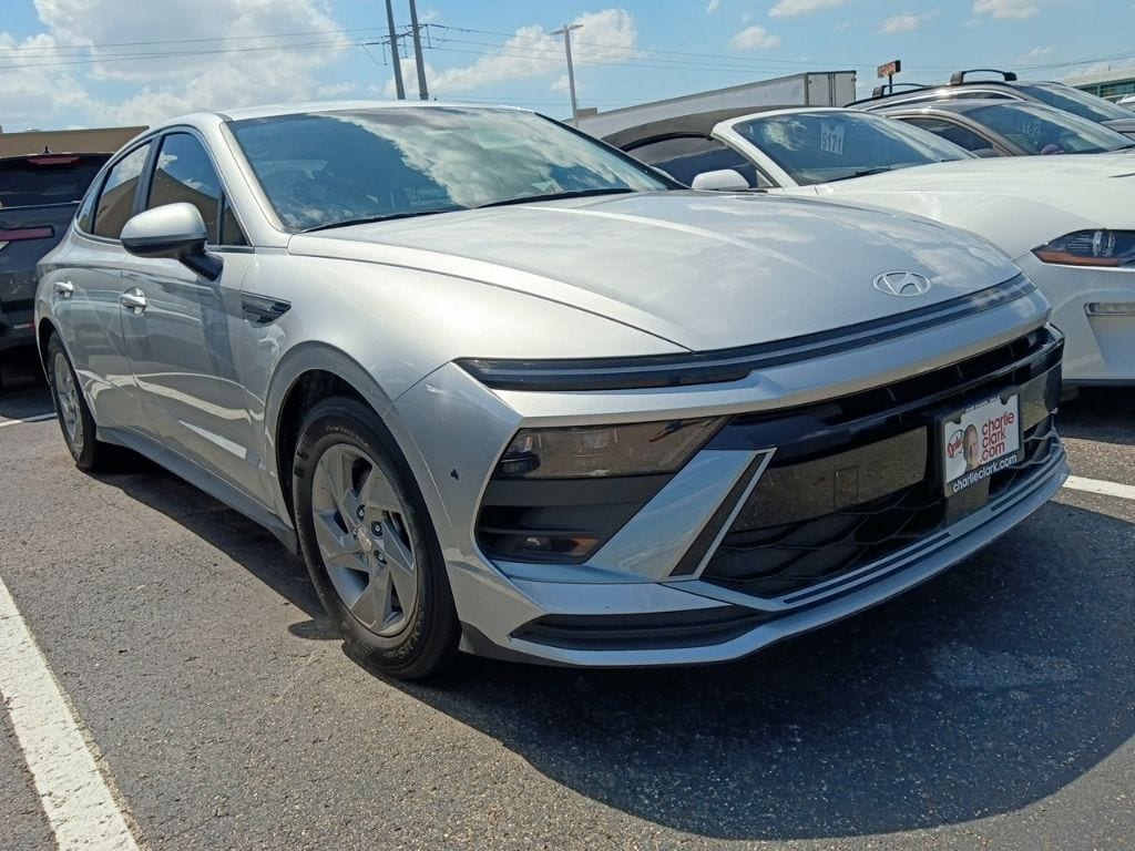 Used 2025 Hyundai Sonata SE Sedan