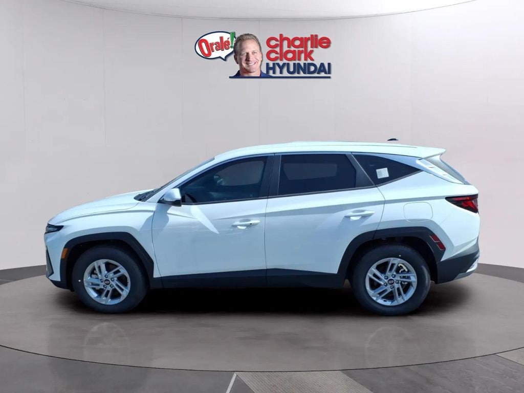 New 2026 Hyundai Tucson SE FWD SUV
